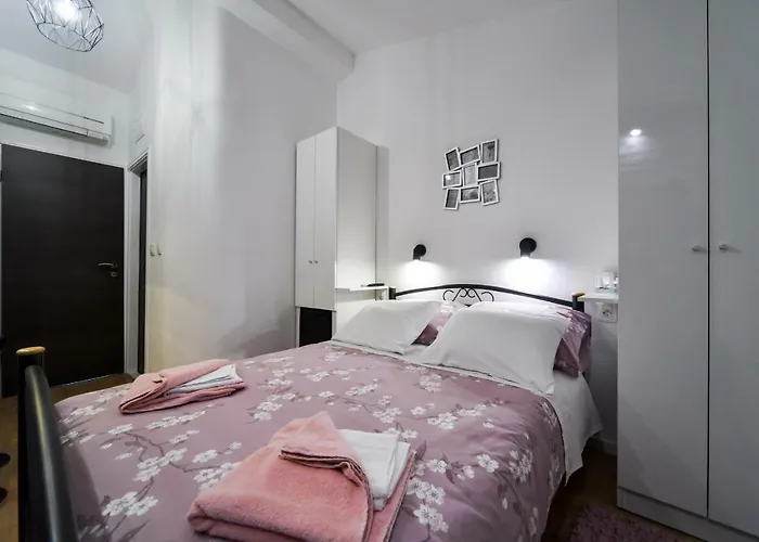 Nekic 1 Гостьовий будинок 2*