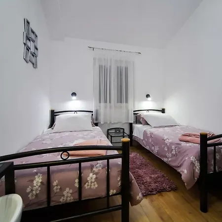 Nekic 1 Гостьовий будинок