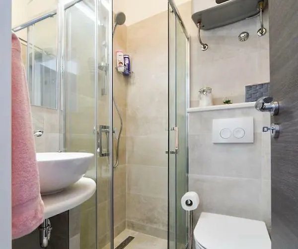 Nekic 1 Guest house 2*